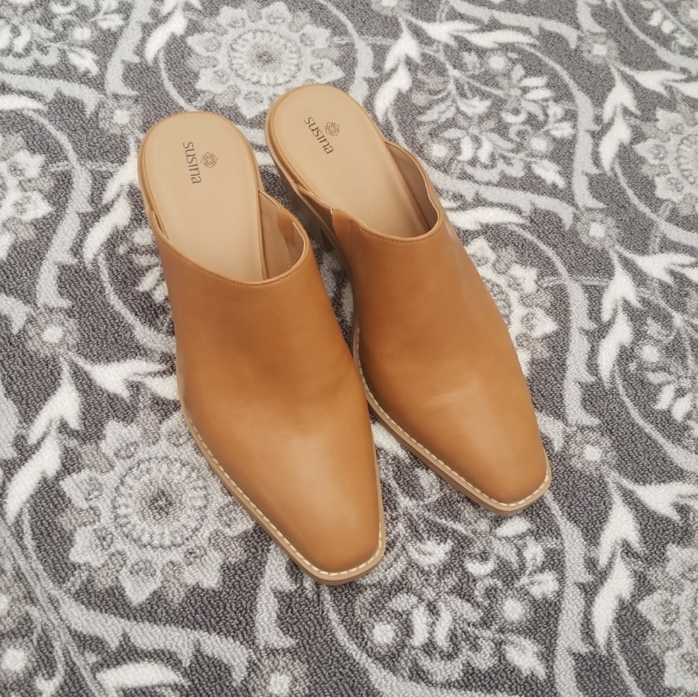 🍁New to the closet🍁NWOT Susina caramel brown pointed toe booties